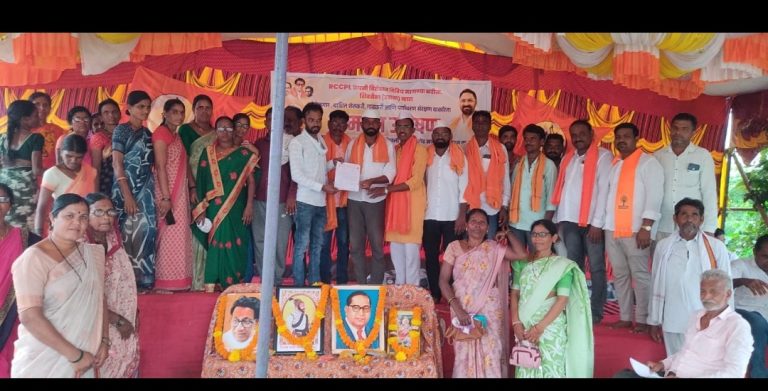 मुकुटबन येथील आरसीसीपीएल कंपनीविरोधात शिवसेना (उबाठा) गटाचे आमरण उपोषण सुरू